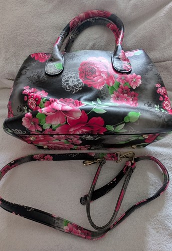 Butler and wilson medium top - and,